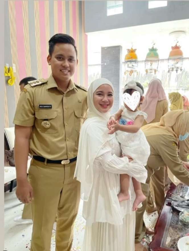 9 Gaya Chacha Frederica yang Kini Jadi Istri Pejabat, Kece Dasteran!