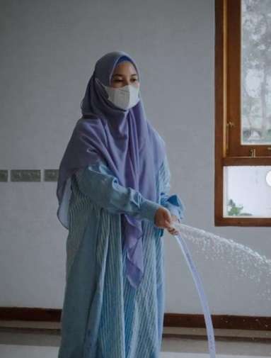 9 Gaya Chacha Frederica yang Kini Jadi Istri Pejabat, Kece Dasteran!