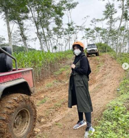 9 Gaya Chacha Frederica yang Kini Jadi Istri Pejabat, Kece Dasteran!