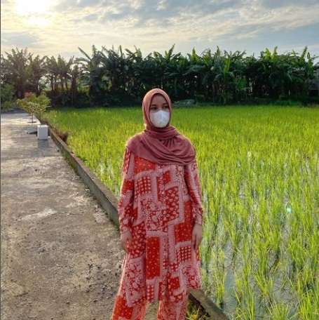 9 Gaya Chacha Frederica yang Kini Jadi Istri Pejabat, Kece Dasteran!