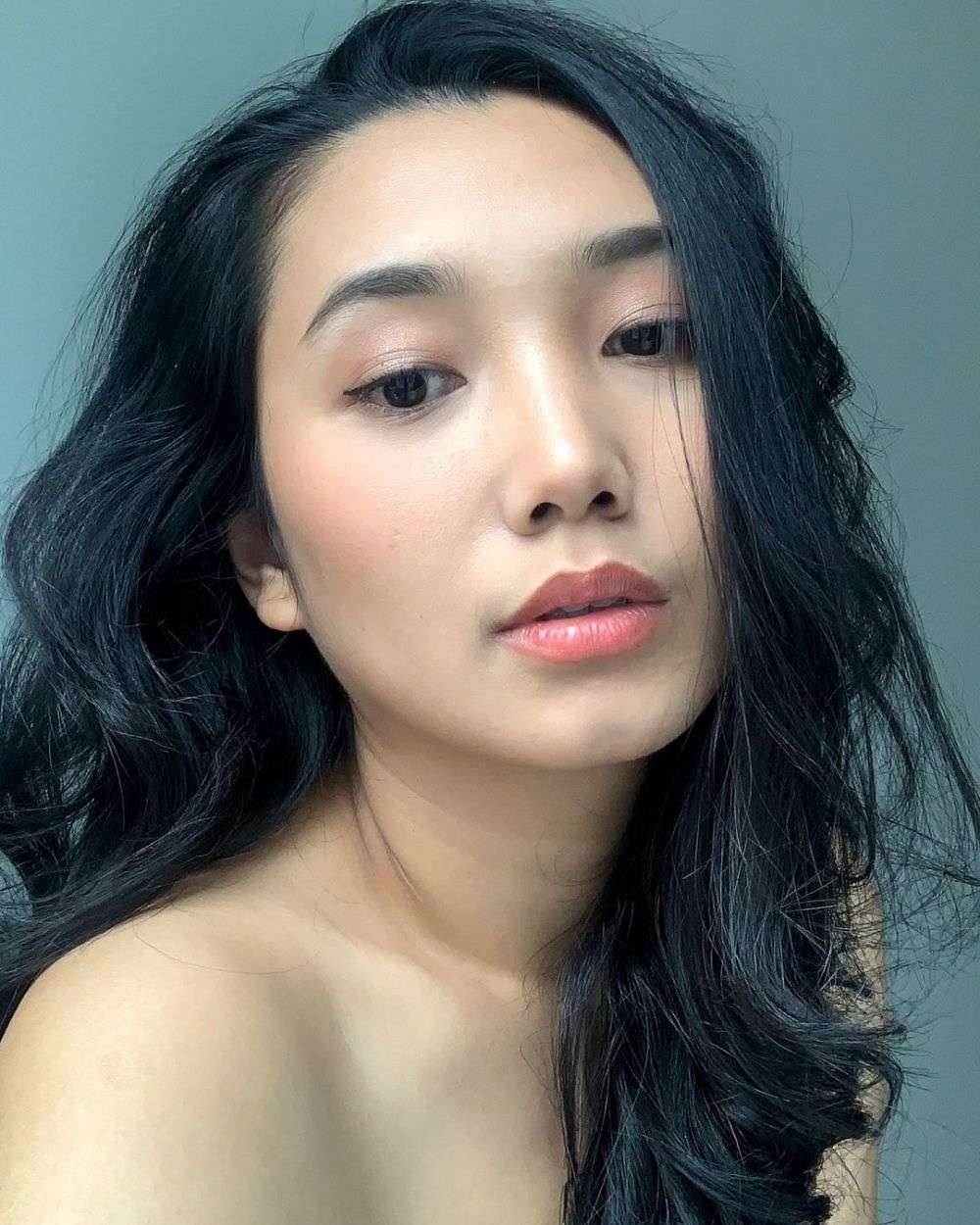 10 Potret Keseharian Lala Choo Pemeran ART ‘Layangan Putus’, Aslinya Glamor & Hot Abis!