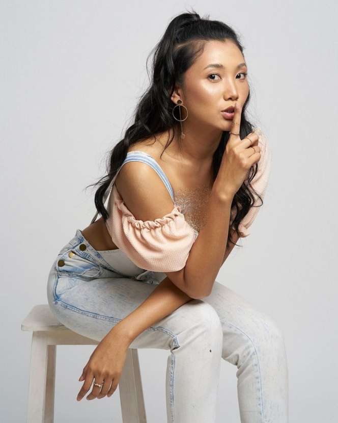 10 Potret Keseharian Lala Choo Pemeran ART ‘Layangan Putus’, Aslinya Glamor & Hot Abis!