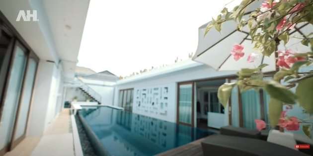 8 Potret Rumah Mewah Crazy Rich Bali Maharani Kemala, Punya Ruangan Khusus Tas Branded!