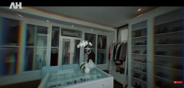 8 Potret Rumah Mewah Crazy Rich Bali Maharani Kemala, Punya Ruangan Khusus Tas Branded!