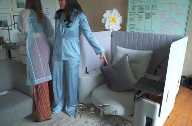 9 Penampakan Kursi Rp80 Juta Luna Maya yang Viral, Bentuknya Malah Bikin Syok!