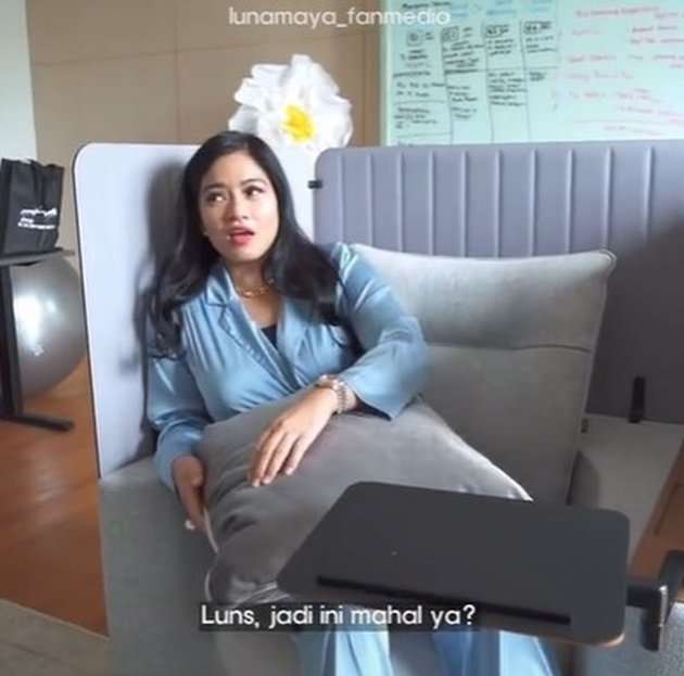 9 Penampakan Kursi Rp80 Juta Luna Maya yang Viral, Bentuknya Malah Bikin Syok!