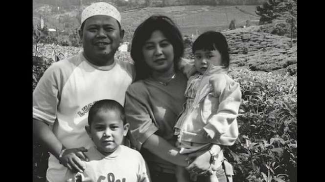 10 Potret Nasib Anak-Anak Mendiang Taufik Savalas yang Tak Tersorot, 15 Tahun Ditinggal Sang Ayah!