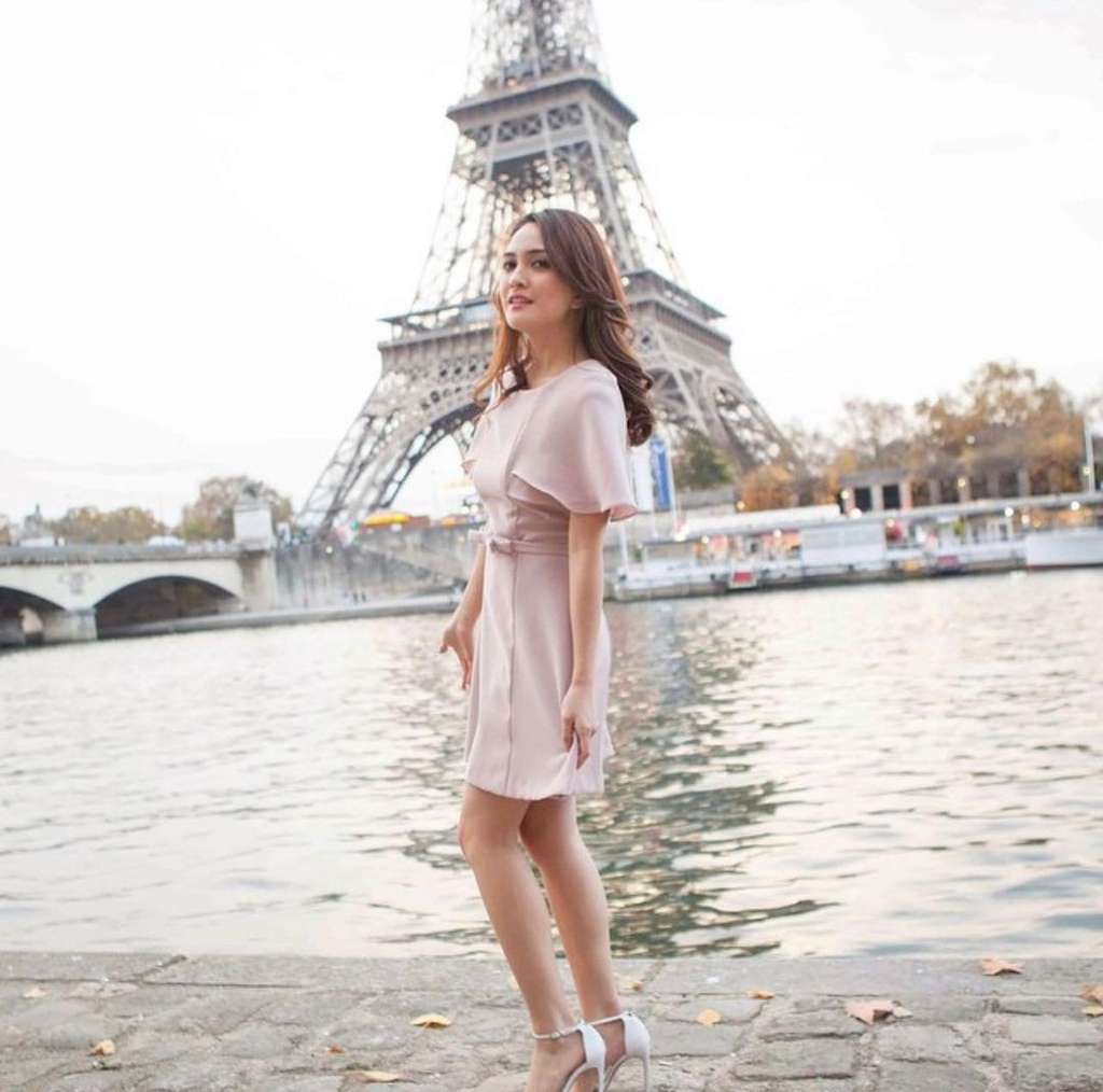 5 Potret Menawan Shandy Aulia Kenakan Mini Dress 