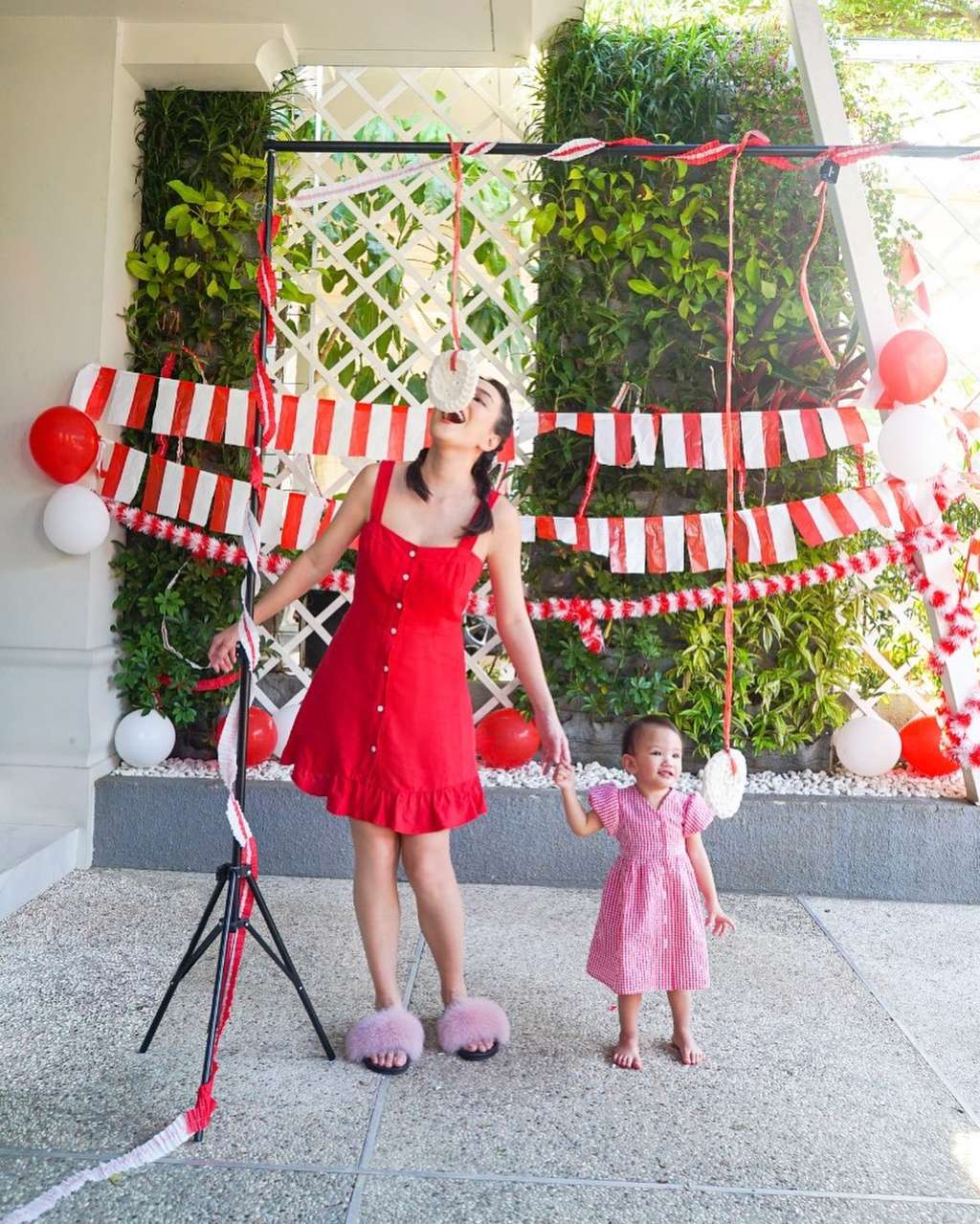 5 Potret Menawan Shandy Aulia Kenakan Mini Dress 