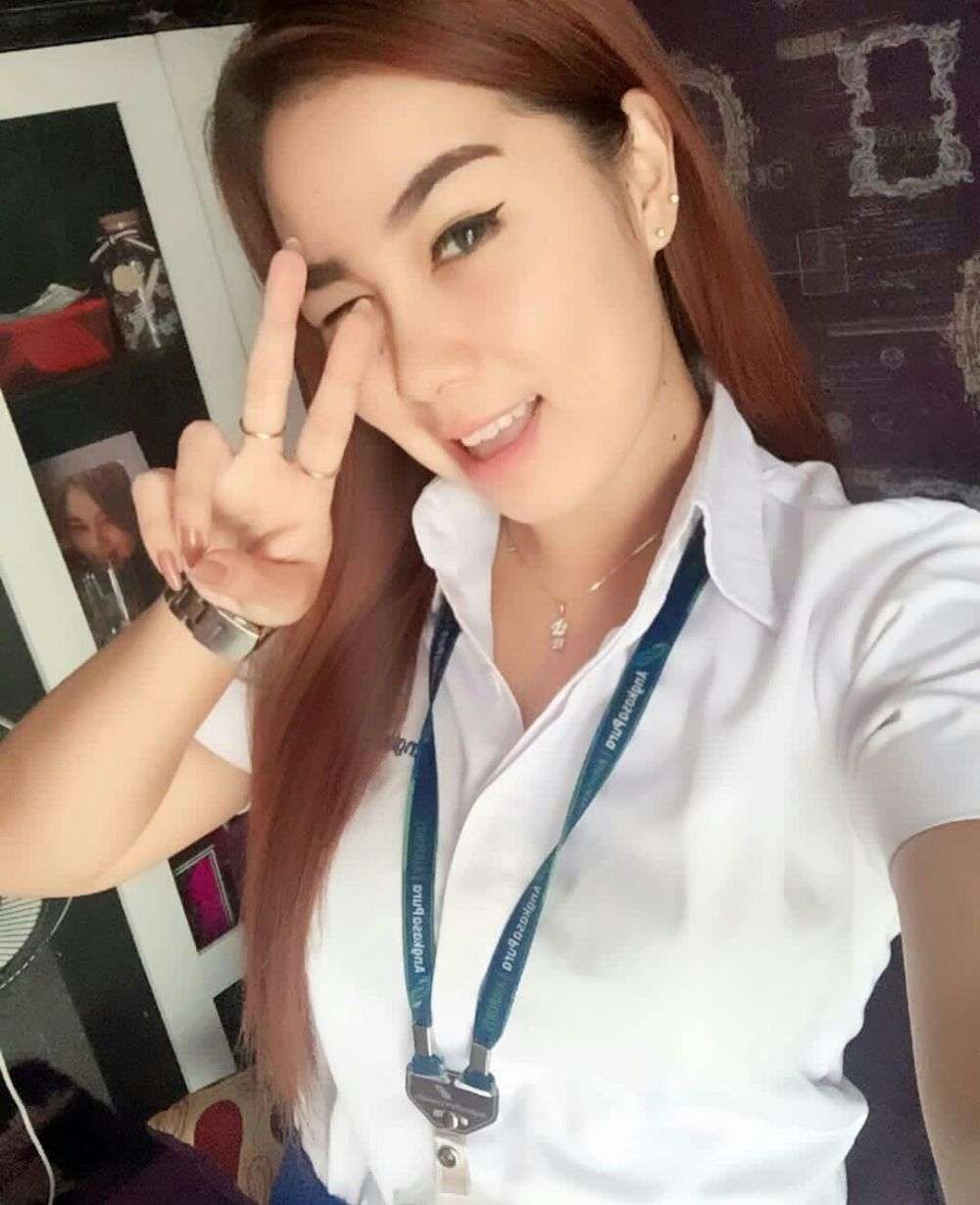 10 Potret Gadis Cantik Calon Istri Aprilio Manganang