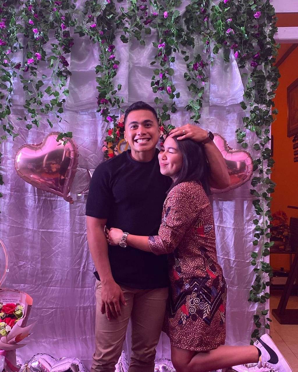 10 Potret Gadis Cantik Calon Istri Aprilio Manganang