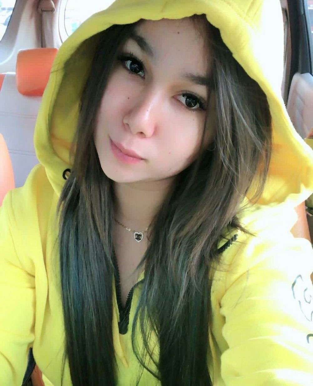 10 Potret Gadis Cantik Calon Istri Aprilio Manganang