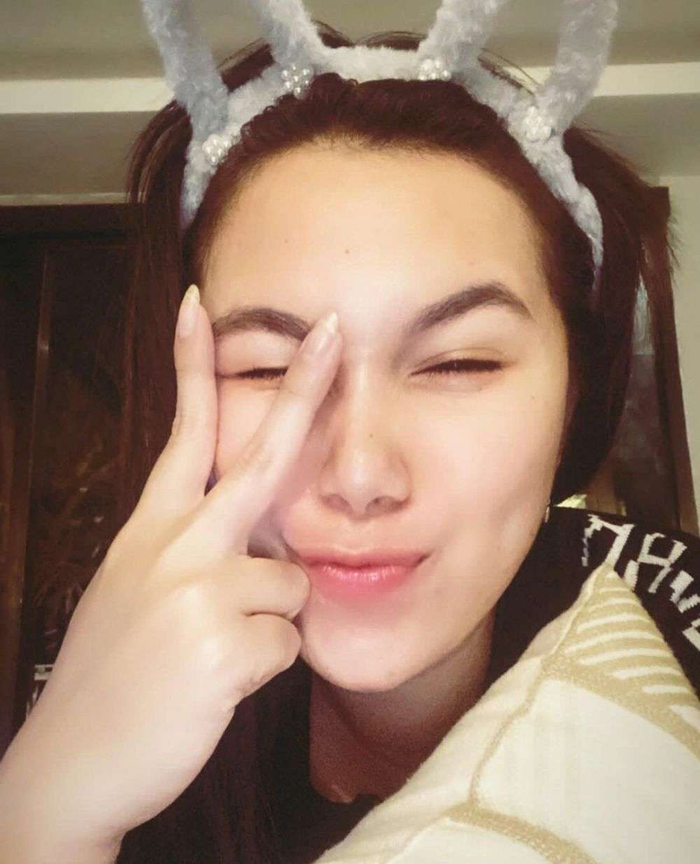 10 Potret Gadis Cantik Calon Istri Aprilio Manganang