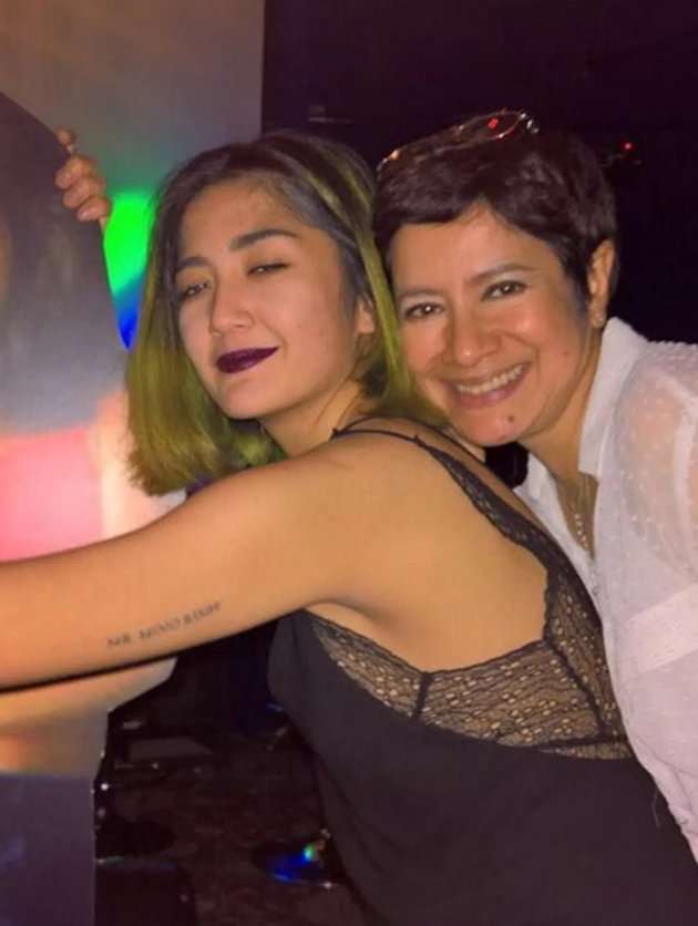 10 Potret Maura Magnalia, Putri Cantik Politisi Nurul Arifin Meninggal Dunia di Meja Makan