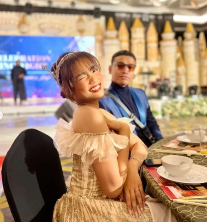 7 Potret Fuji Hadiri Gathering Acara Kosmetik, Paras Cantiknya Bikin Takjub!
