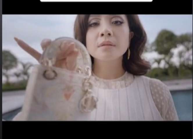 6 Potret Nagita Slavina Jadi Model Brand Ternama, Aura Cantiknya Mahal Banget!