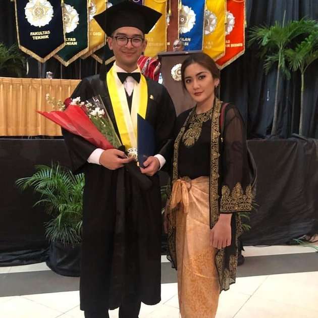 10 Potret Melkior Mirari, Anak Bungsu Nurul Arifin yang Tampan - Kini Jadi Anak Tunggal!