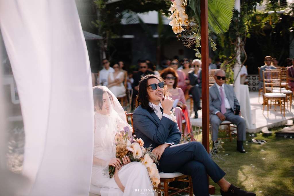 5 Potret Pernikahan Ello dan Cindy Maria, Rayakan Pesta di Tepi Pantai 