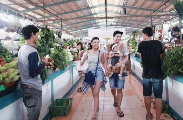 Adu Gaya ‘Mewah’ 12 Artis Saat Belanja ke Pasar Tradisional, Syahrini Bikin Melongo!