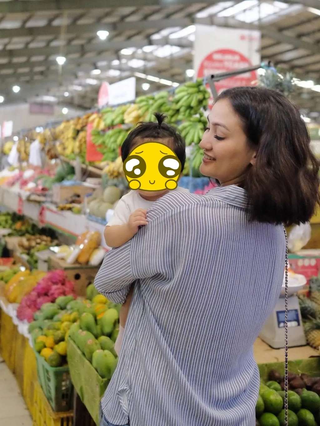 Adu Gaya ‘Mewah’ 12 Artis Saat Belanja ke Pasar Tradisional, Syahrini Bikin Melongo!
