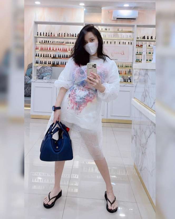 Ingat Mawar AFI? Dulu Polos Kini Jadi Sosialita yang Hot Abis, Lihat 9 Potretnya!