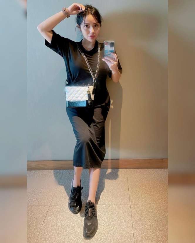 Ingat Mawar AFI? Dulu Polos Kini Jadi Sosialita yang Hot Abis, Lihat 9 Potretnya!