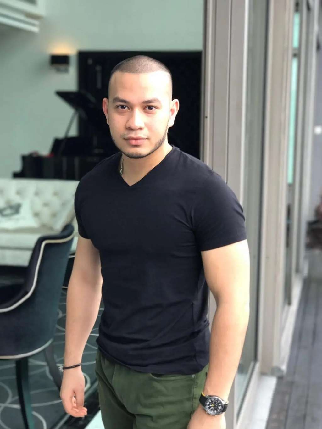 Ingat Bubu Mantan Kekasih Syahrini? Penampilannya Kini Brewokan, Lihat 6 Potretnya Bikin Syok!