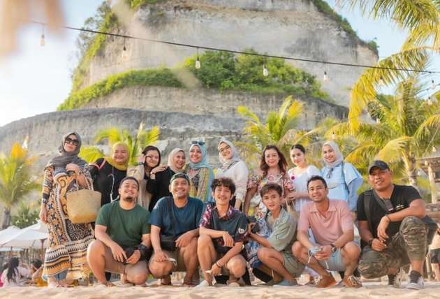 Bukti Enaknya Jadi Karyawan Raffi Ahmad dan Nagita Slavina, Diajak Liburan Bareng, Tidur di Hotel Mewah!