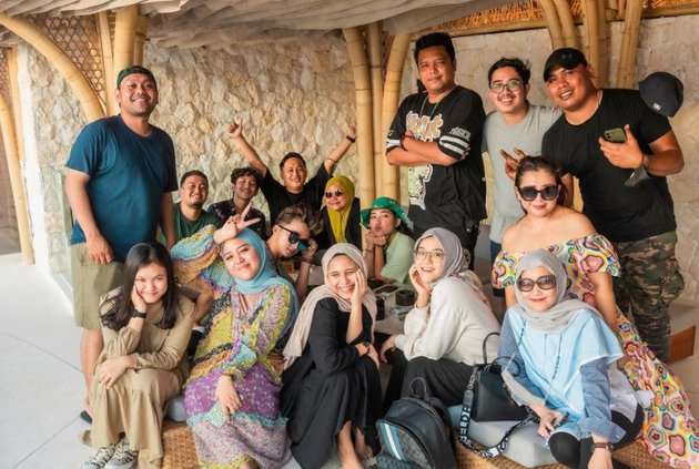 Bukti Enaknya Jadi Karyawan Raffi Ahmad dan Nagita Slavina, Diajak Liburan Bareng, Tidur di Hotel Mewah!