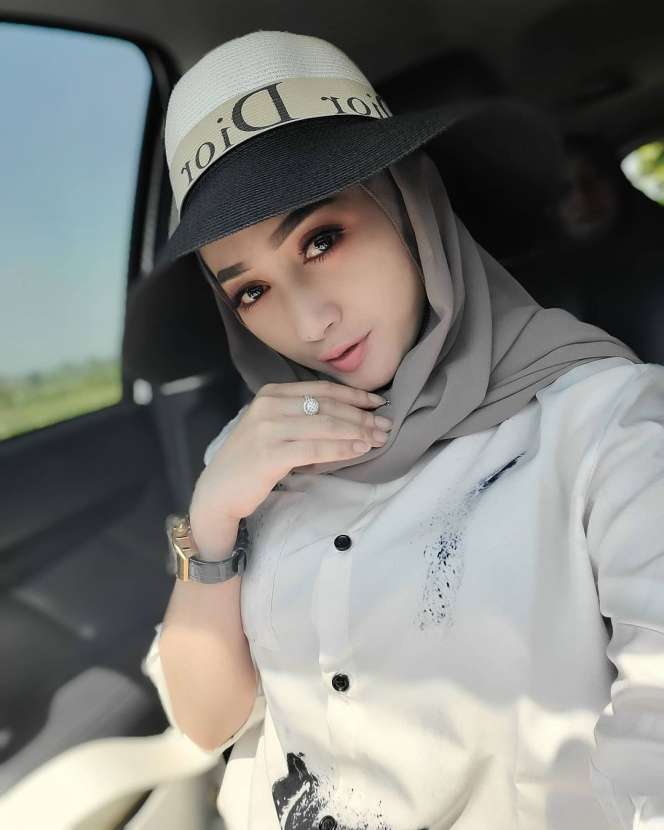 Ingat Biduan Cantik Jadi Kepala Desa Lamongan? Kondisinya Berubah Setelah Tak Viral, Lihat 7 Potretnya
