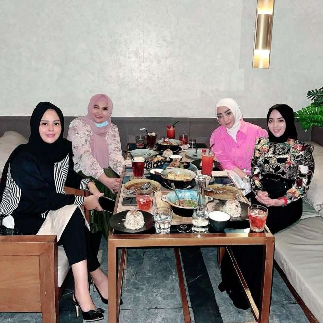 Ingat Biduan Cantik Jadi Kepala Desa Lamongan? Kondisinya Berubah Setelah Tak Viral, Lihat 7 Potretnya