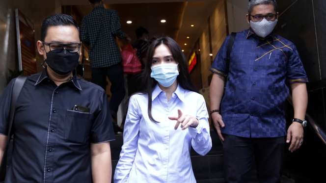 FOTO: Shandy Aulia Diperiksa Polisi Soal Pencemaran Nama Baik