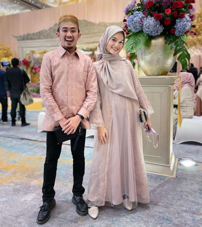 7 Potret Baby Bump Jihan Salsabila Istri Ustaz Syam, Aura Keibuannya Curi Perhatian!