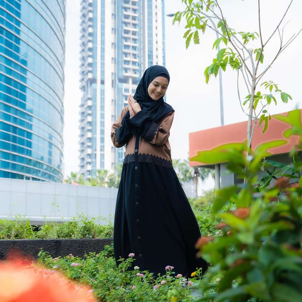 7 Potret Baby Bump Jihan Salsabila Istri Ustaz Syam, Aura Keibuannya Curi Perhatian!