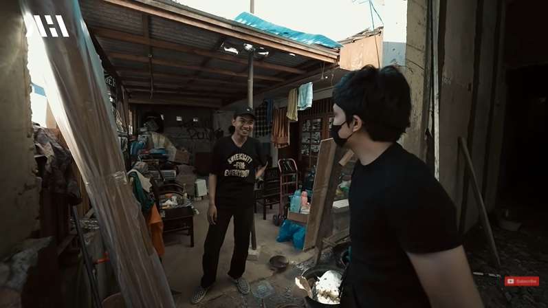 10 Potret Rumah Katak Bhizer ‘Si Raja Tawuran’ yang Viral, Dulu Reyot Kini Megah 3 Lantai!