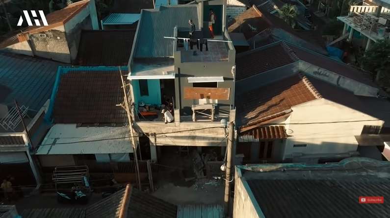 10 Potret Rumah Katak Bhizer ‘Si Raja Tawuran’ yang Viral, Dulu Reyot Kini Megah 3 Lantai!