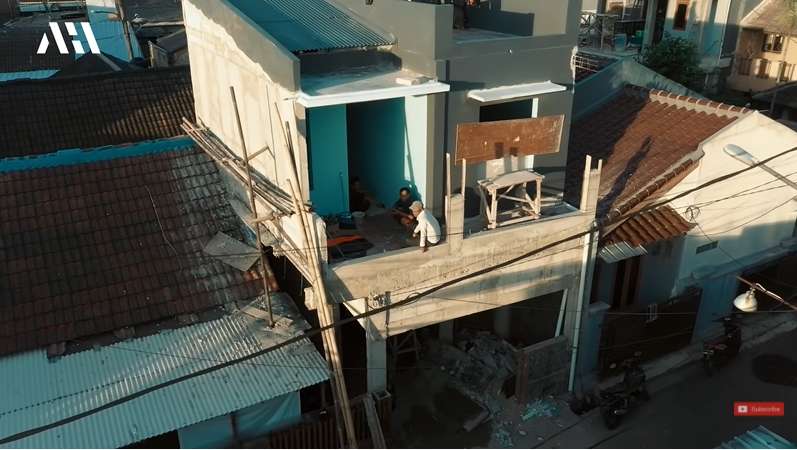 10 Potret Rumah Katak Bhizer ‘Si Raja Tawuran’ yang Viral, Dulu Reyot Kini Megah 3 Lantai!