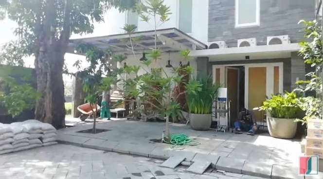 10 Potret Rumah Puspo Wardoyo Si ‘Presiden Poligami’, Mewah & Seluas Satu Blok Perumahan!