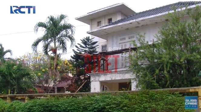 10 Potret Rumah Eza Yayang ‘Tukang Ojek Pengkolan’, Ternyata Besar dan Megah Bak Istana!