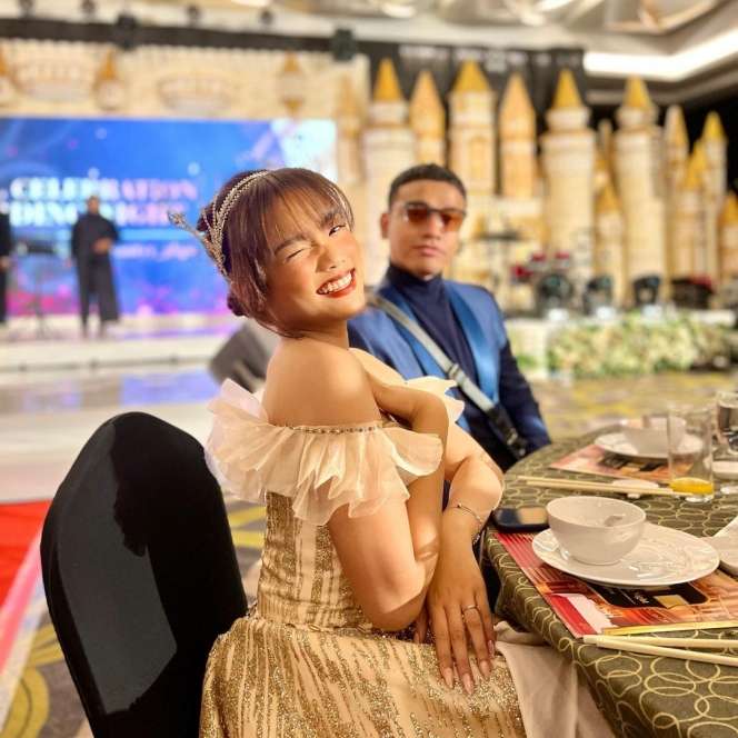 Makin Tajir Fuji Diam-Diam Transfer Rp100 Juta ke Ayahnya