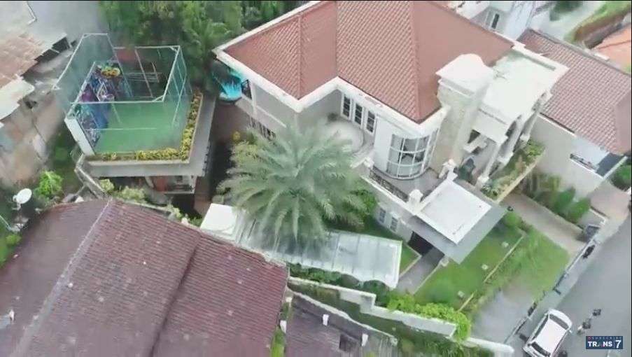 Adu Mewah 10 Rumah Artis ‘Sultan’ Dilihat dari Drone, Milik Prilly Latuconsina Bikin Melongo!