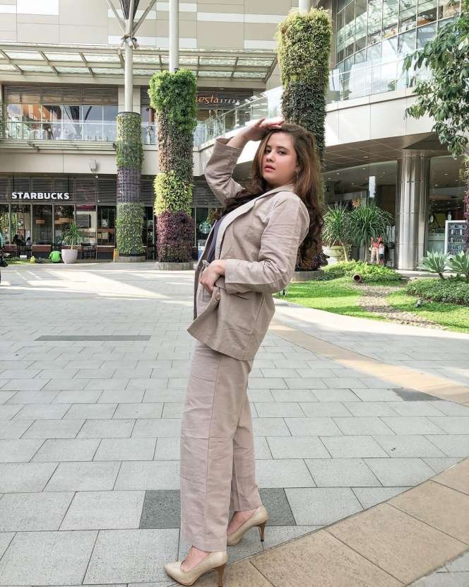 Jarang Tersorot! Sosok Sebenarnya Kakak Aliando Syarief, Kaia Syarief yang Punya Body Goals