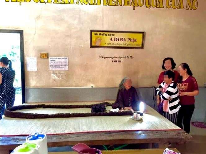 Potret Rambut Panjang Nenek yang Mirip Ular, 64 Tahun Tak Pernah Dipotong dan Kena Air!