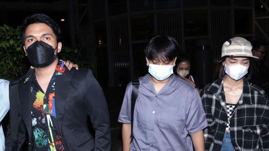 Gaya Pacaran Thariq Halilintar dan Fuji Nonton di Bioskop