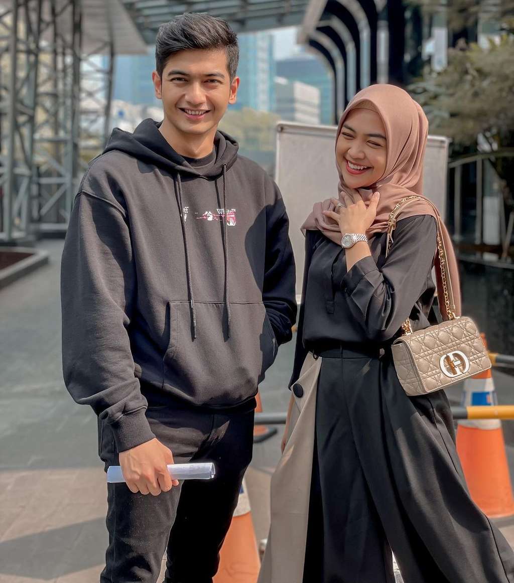 Pekerjaan Jarang Disorot, 12 Suami Artis ‘Sultan’ Ini Ternyata Bukan Orang Sembarangan