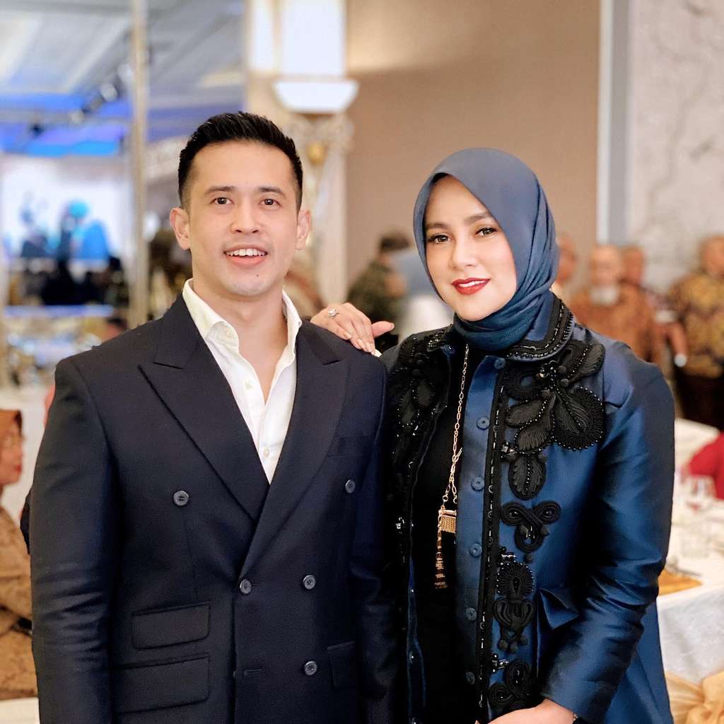 Pekerjaan Jarang Disorot, 12 Suami Artis ‘Sultan’ Ini Ternyata Bukan Orang Sembarangan