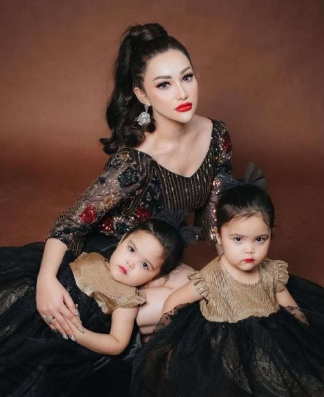 Ingat Cristina Laws? Istri Polisi yang Wajahnya Bak Barbie Hidup, Mukanya Jadi Berubah, Begini Penampilannya Sekarang