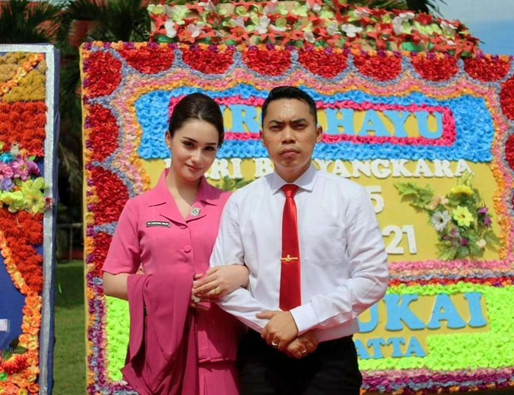 Ingat Cristina Laws? Istri Polisi yang Wajahnya Bak Barbie Hidup, Mukanya Jadi Berubah, Begini Penampilannya Sekarang