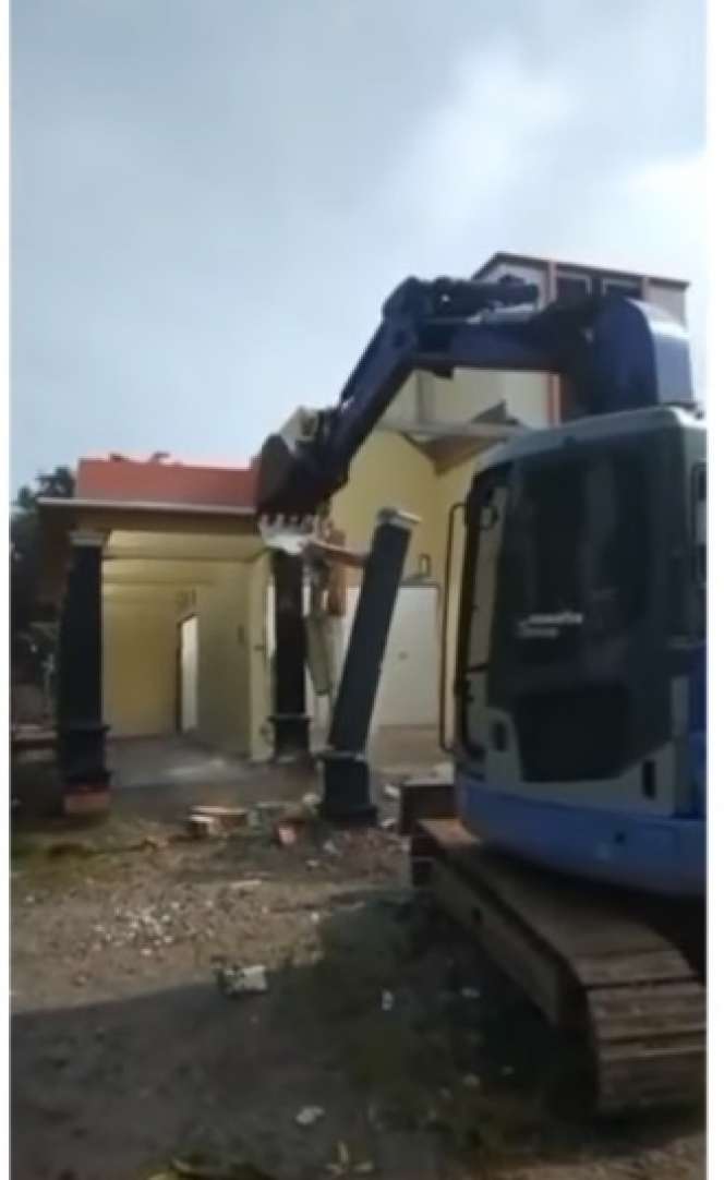 Istri di Ponorogo Murka Lihat Sang Suami Selingkuh, Pilih Hancurkan Rumah Bernilai Ratusan Juta!