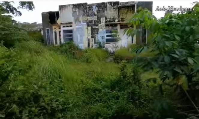 Potret 28 Rumah Mewah Terbengkalai, Penampakannya Bikin Merinding!